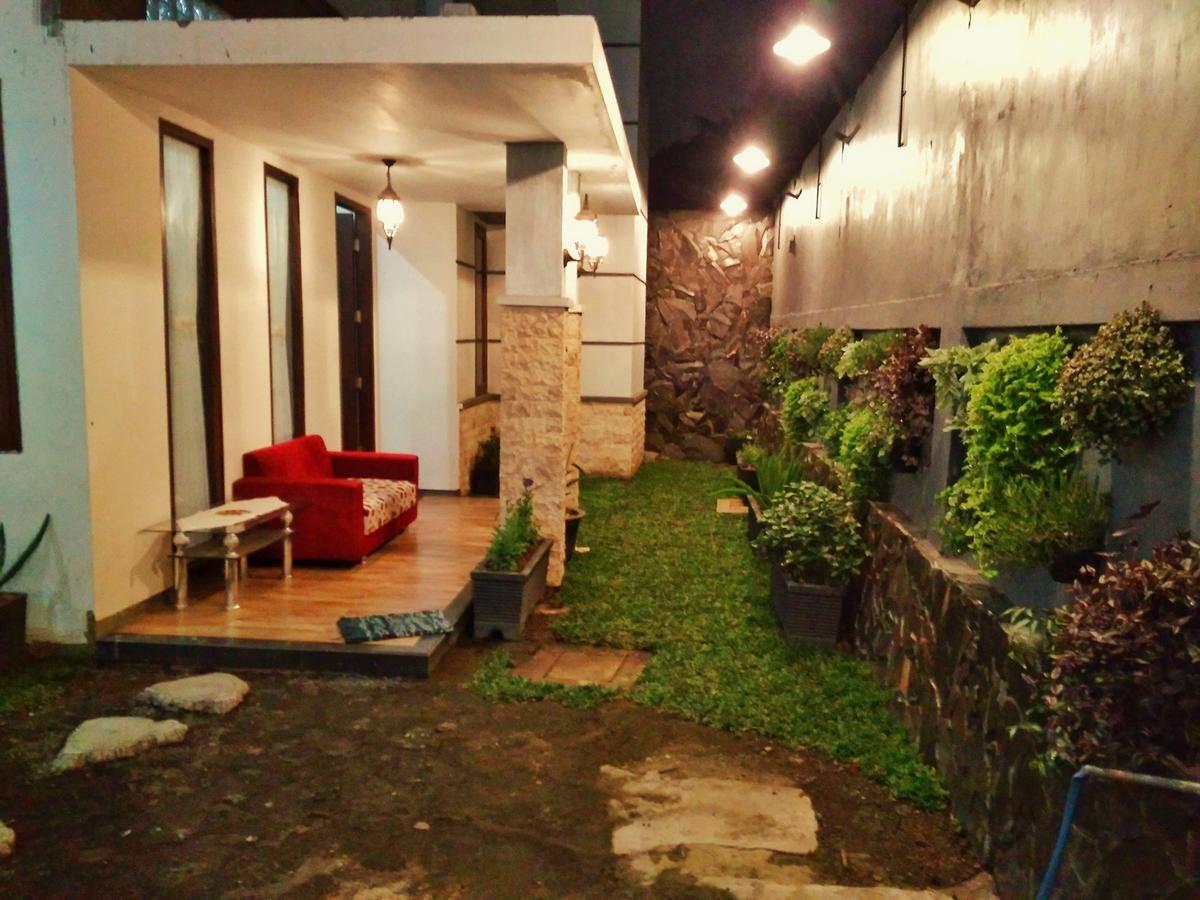 Hostel Omah Etan Batu Batu  Exteriér fotografie