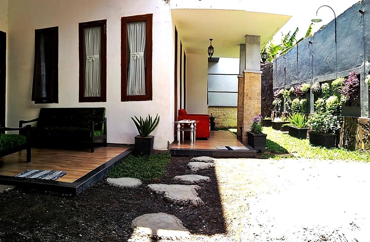 Hostel Omah Etan Batu Batu  Exteriér fotografie