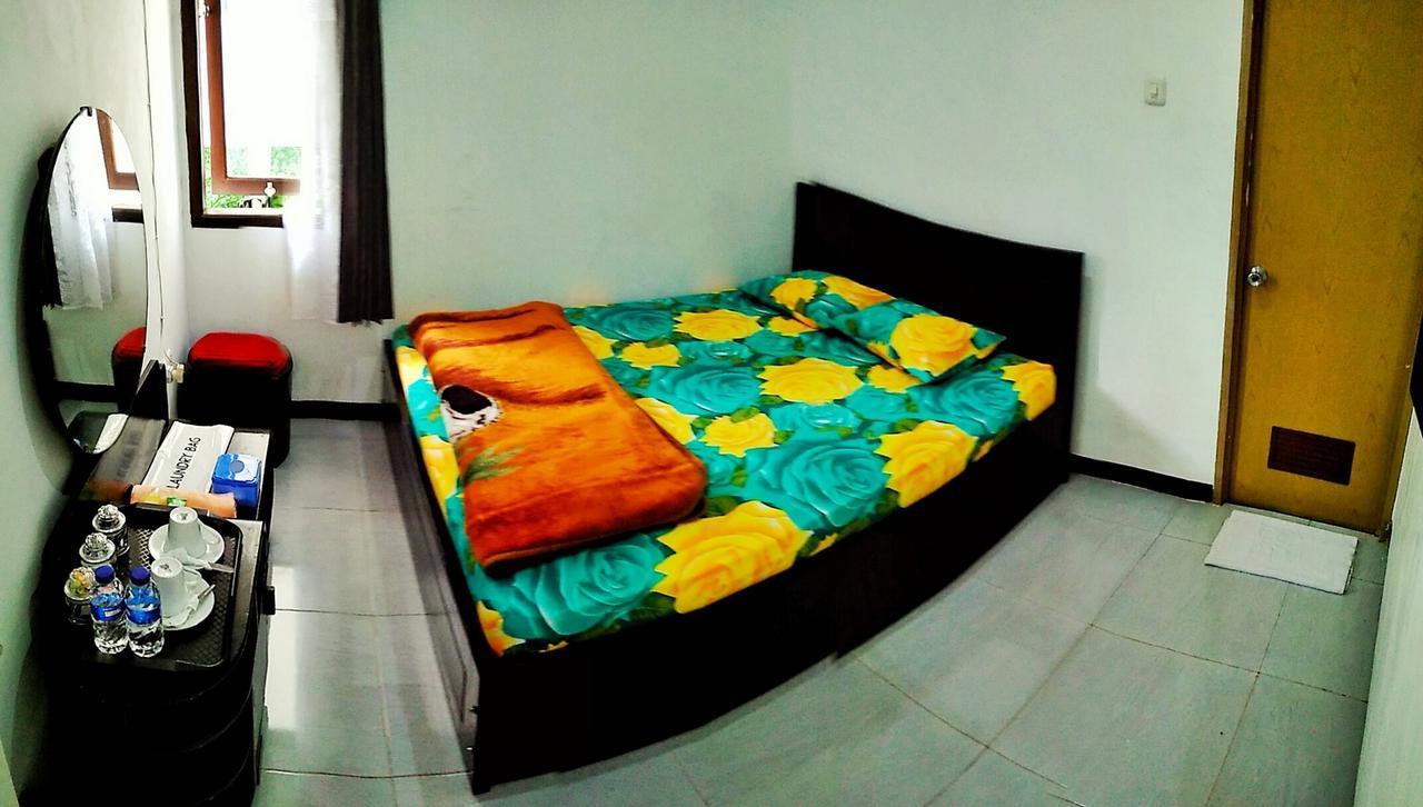 Hostel Omah Etan Batu Batu  Exteriér fotografie